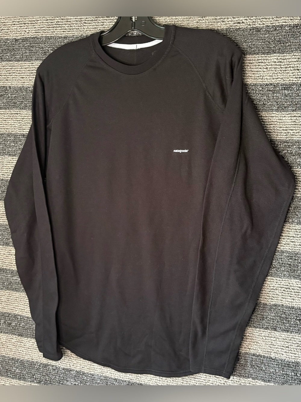 Patagonia Black Long-Sleeve Base Layer Shirt Men’s Medium EUC